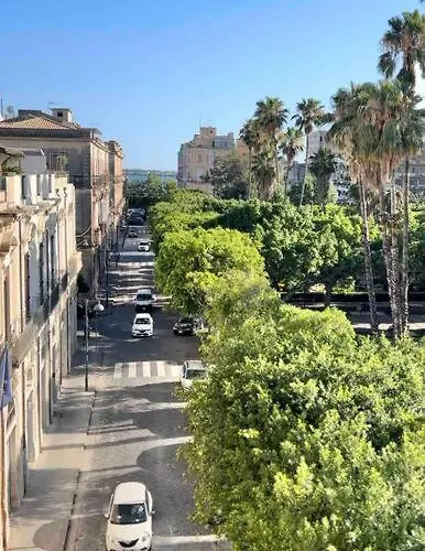 Foro Siracusano 22, Luminoso E Confortevole Loft *